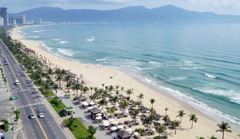 da nang beach vietnam