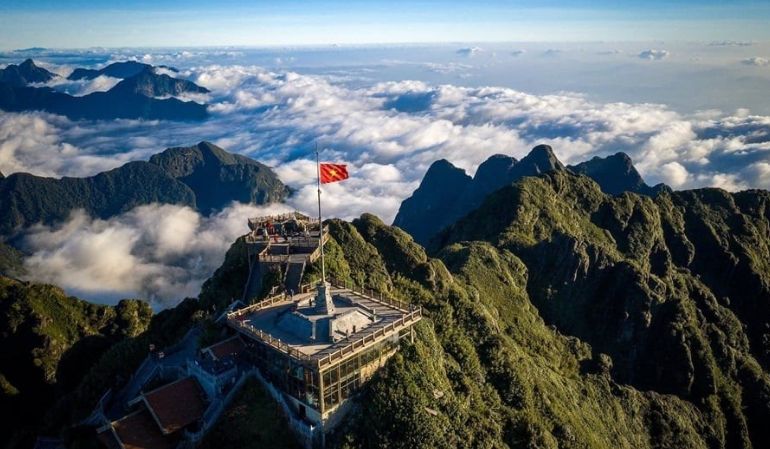 Fansipan peaks in sapa vietnam