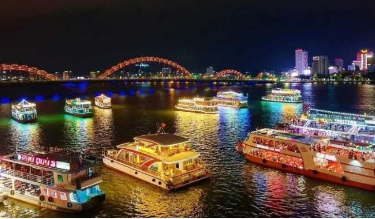 Cruise on the Han River to see the city in danag vietnam