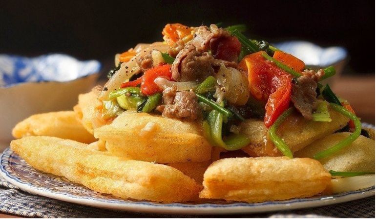 Puffed Pho (Pho chien phong) in vietnam