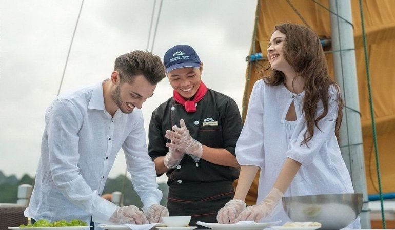 Cooking class on a cruise in halong vietnam
