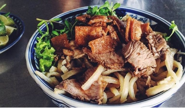 Cao Lau in hoian vietnam