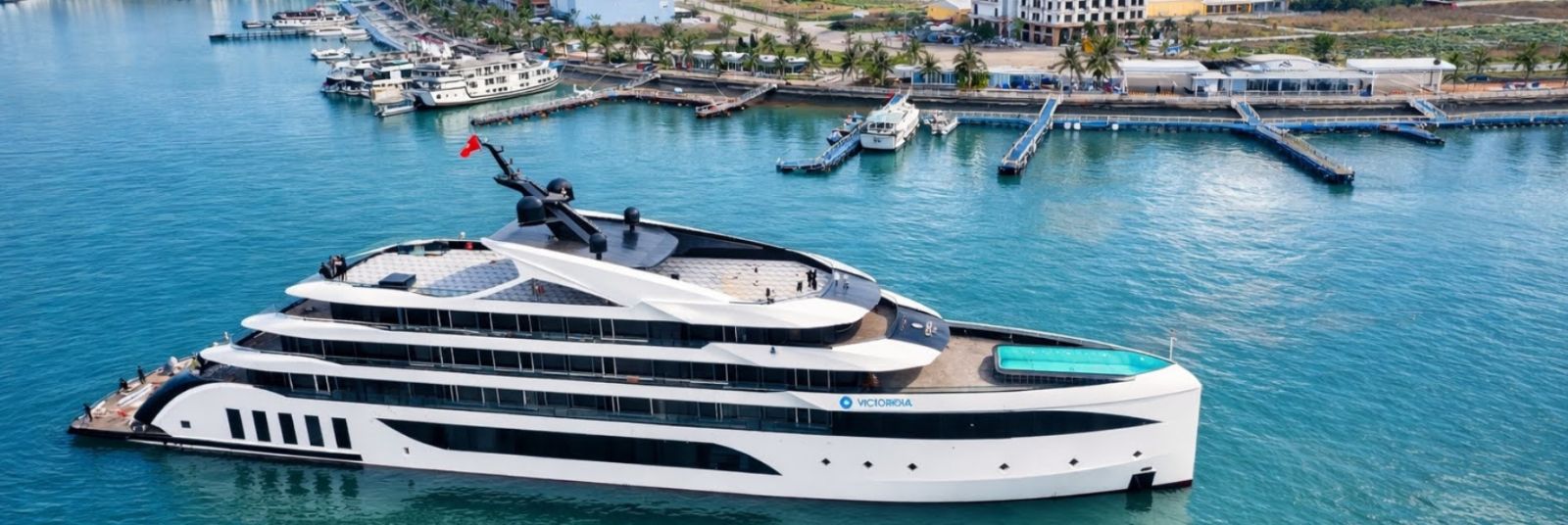 Luxury Cruises & Top-Notch Tour Packages