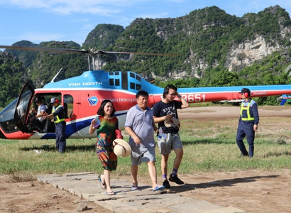 [NEWS] Sightsee the Trang An Complex from a Helicopter Tour