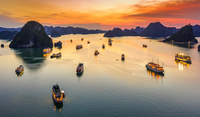 Discover Overnight Halong Bay Cruise Tour