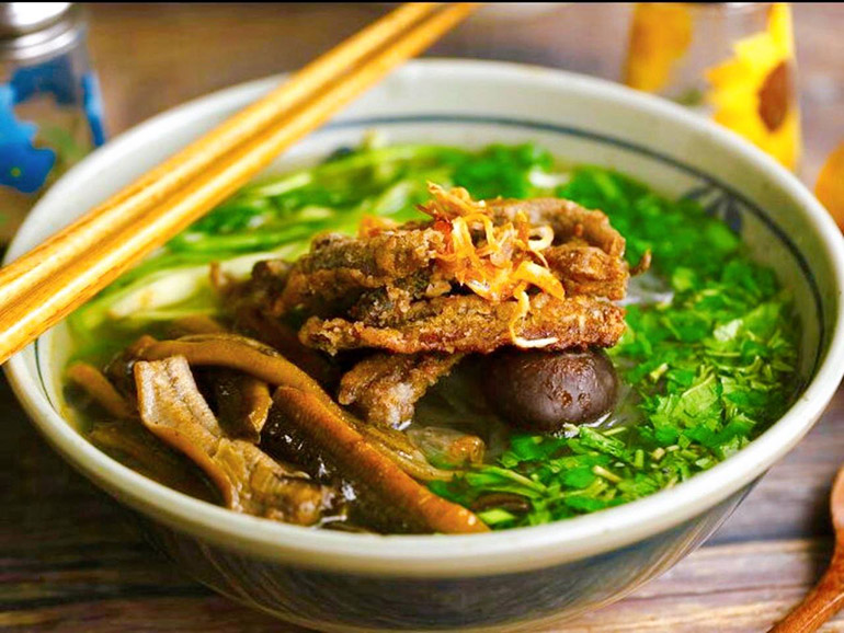 Enjoy Eel Noodles