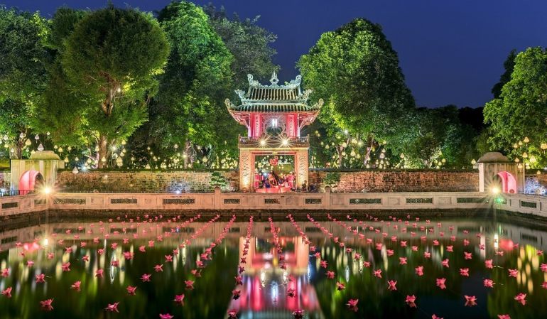 temple of literature night tour