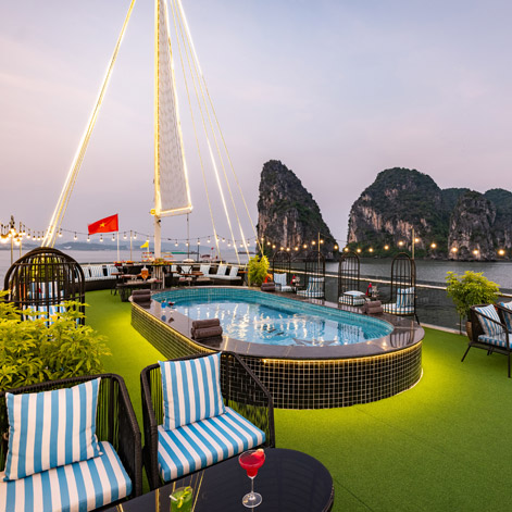 Amethyst Day Cruise in Halong Bay