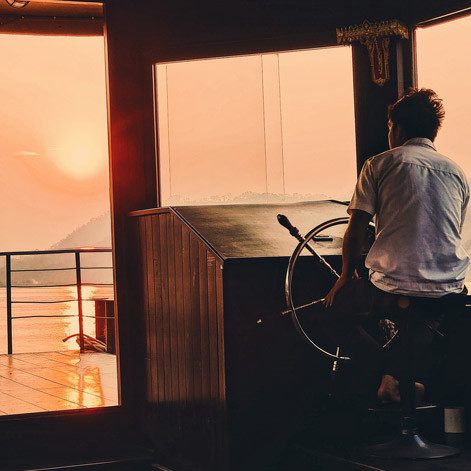 Play Cruise on Laos River