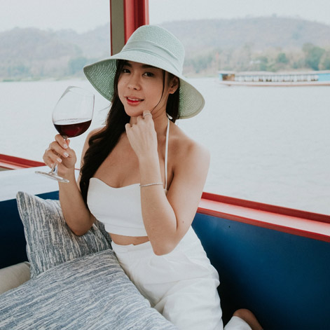 Play Cruise on Laos River