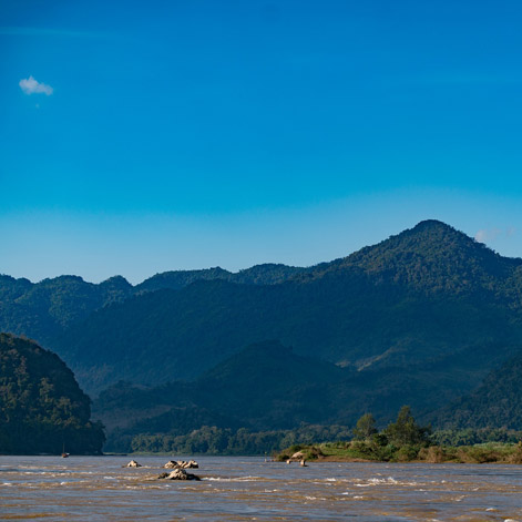 Play Cruise on Laos River
