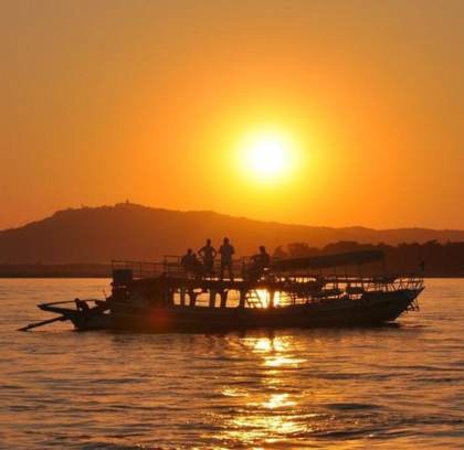 Bagan Sunset Boat Trip – Private boat