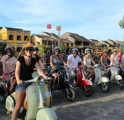 Hoian Vespa Food Tour: Night Lights, Street Eats & Wishes