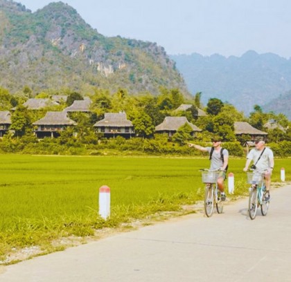 Pu Luong Escape: Trek Rice Terraces, Cycle Villages & Live Local